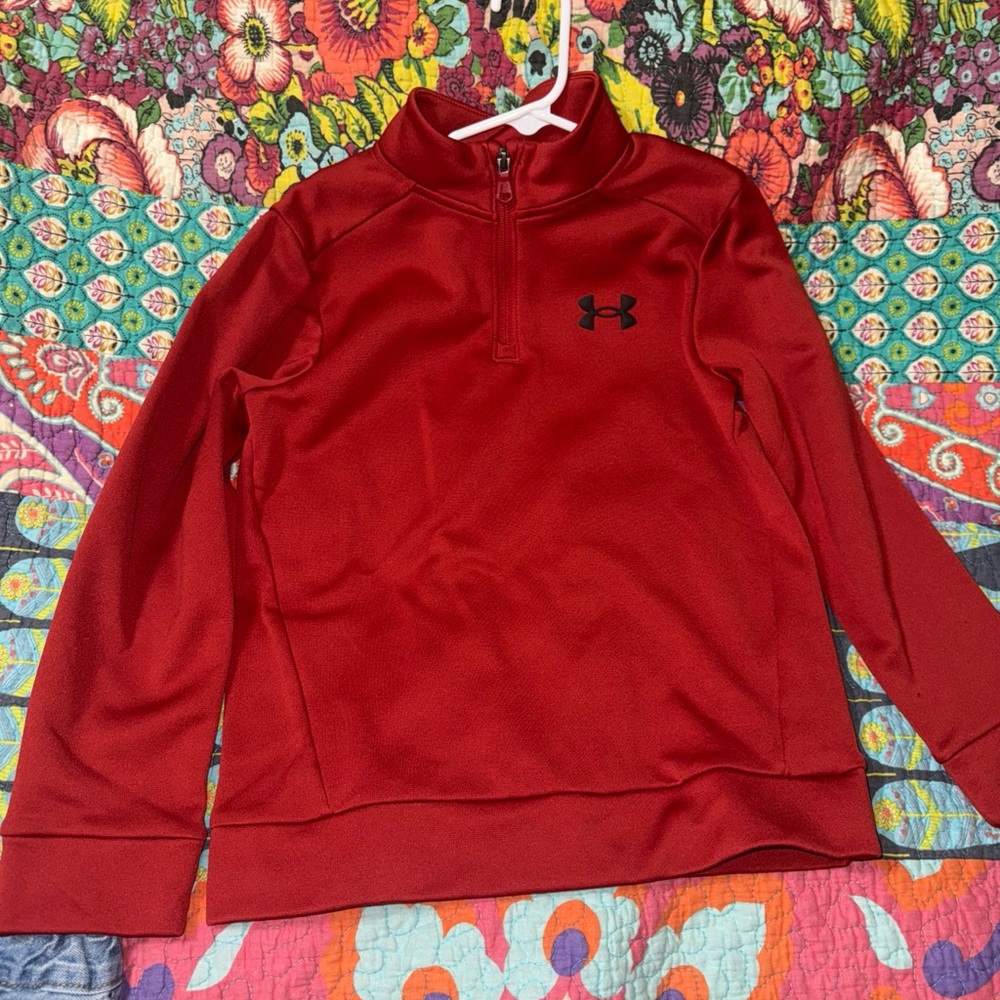 Boys Under Armour 3/4 zip pullover size small